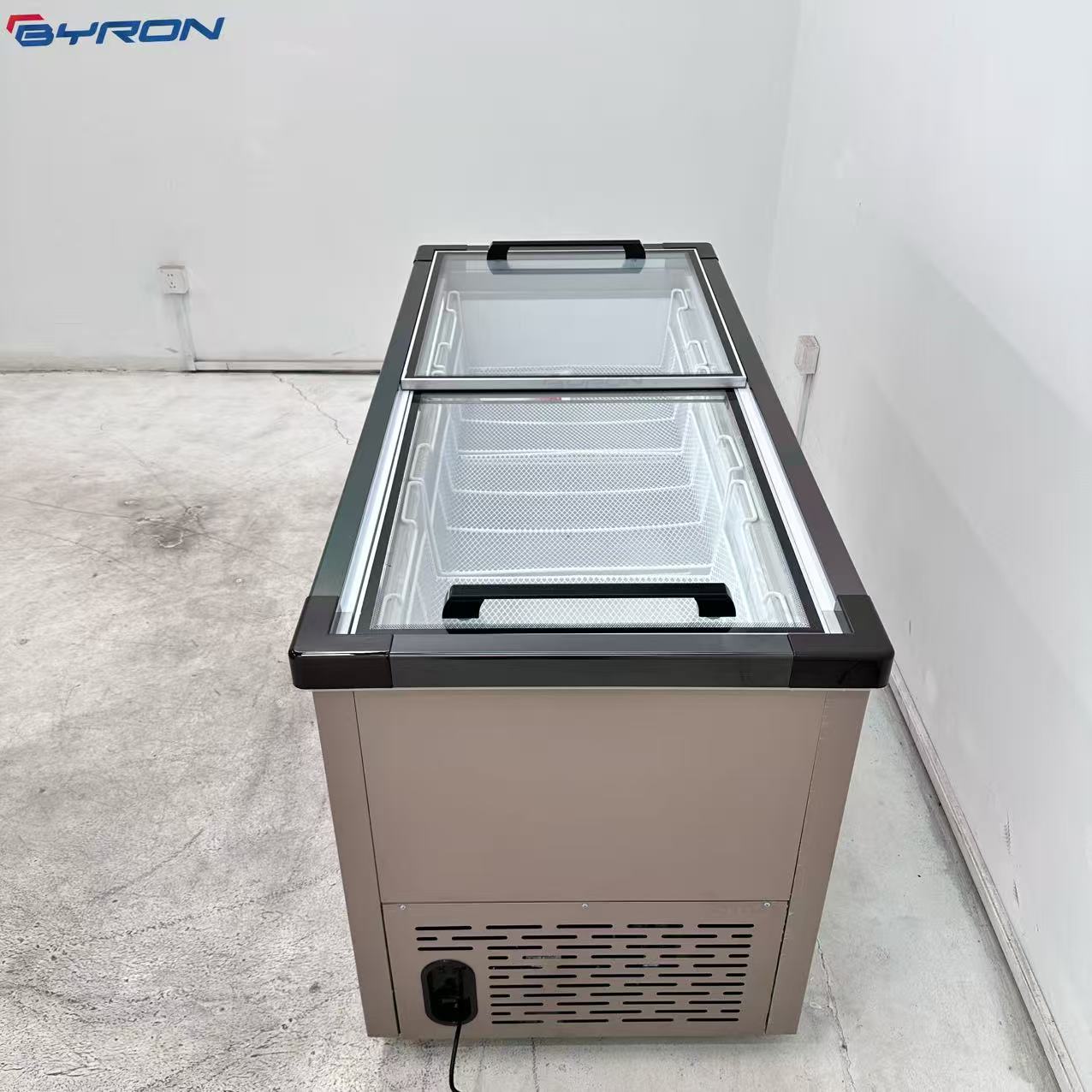 Congelatore Commerciale a Pozz - Commercial Chest Freezer recensione e prezzo